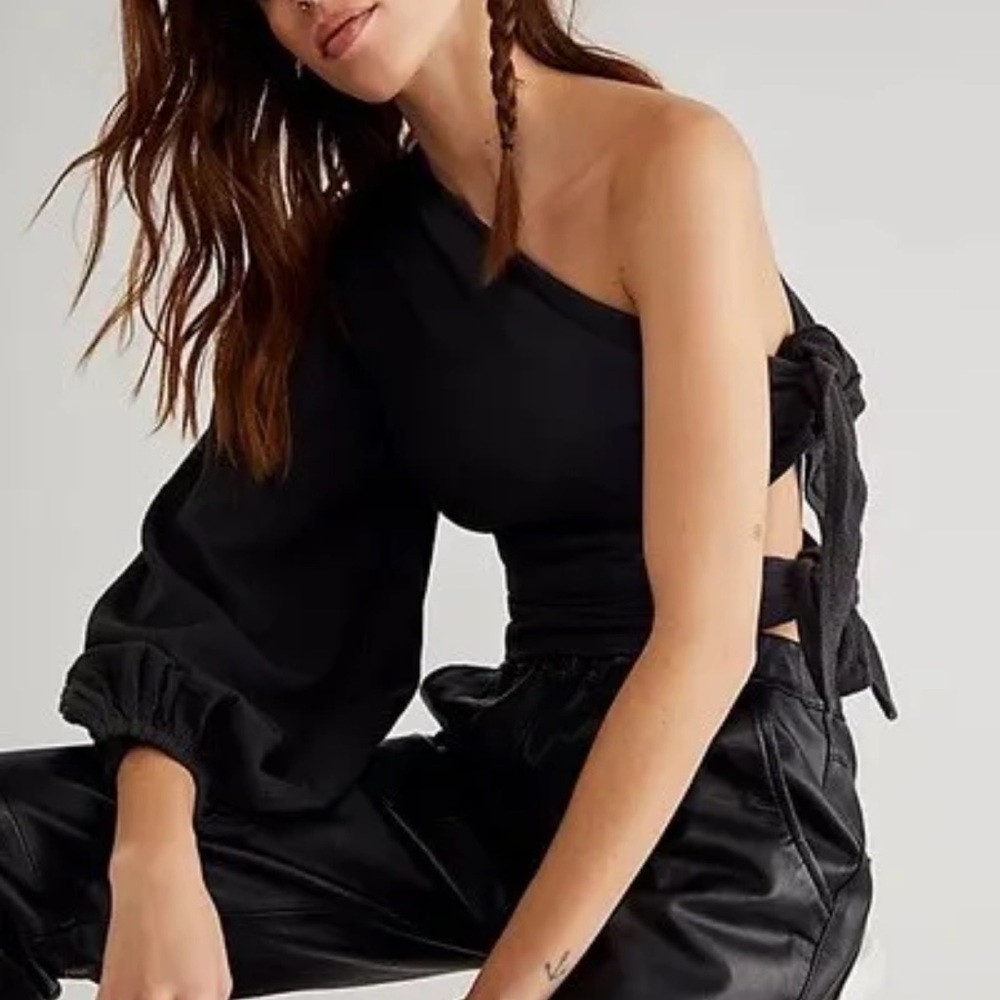 NWT FREE PEOPLE Sz M GRAFFITI BRIDGE TOP IN WASHED BLACK / GREY